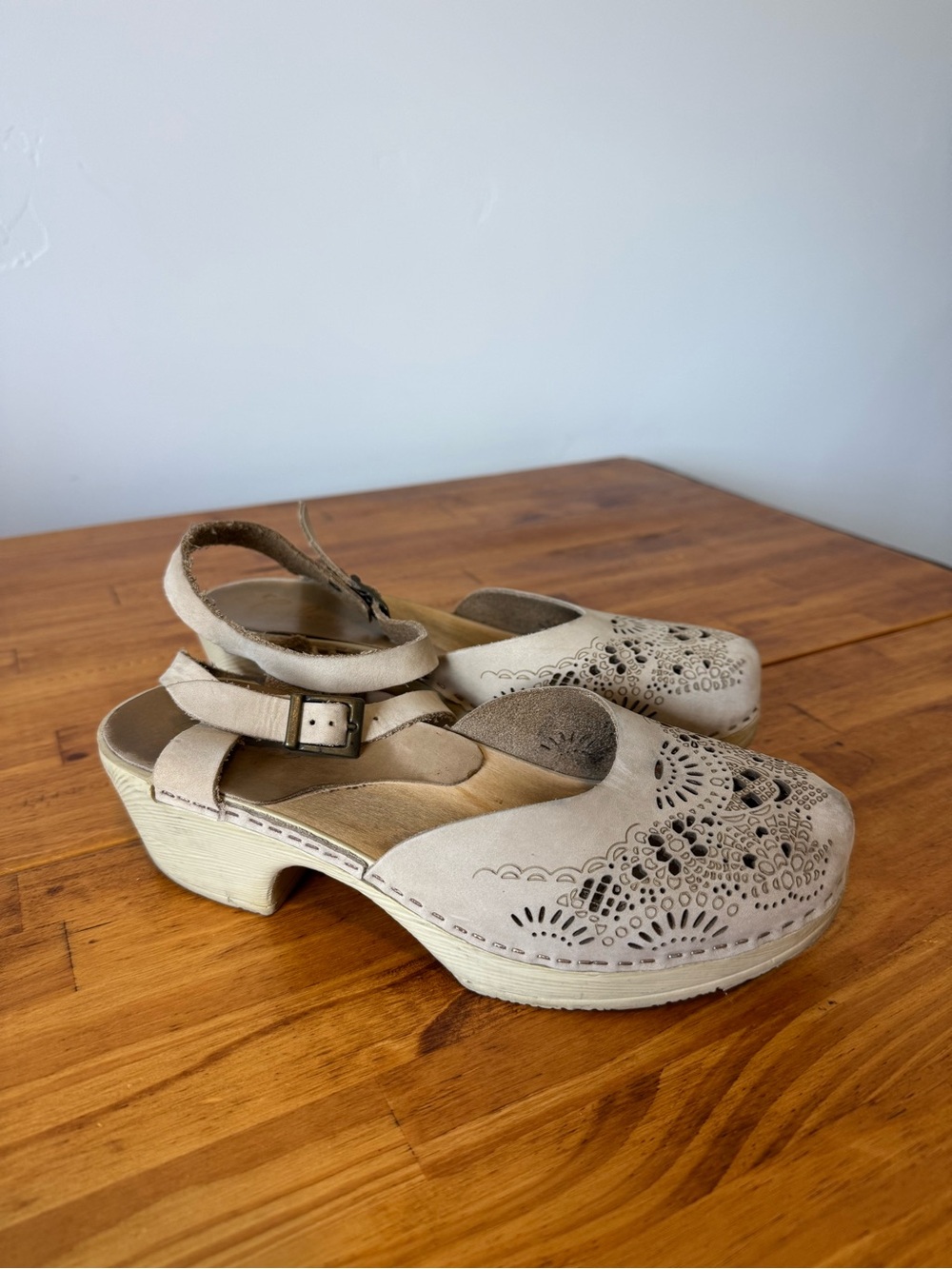 Calou Stockholm Swedish Clogs Tan Leather Ankle Strap Shoes Size 38